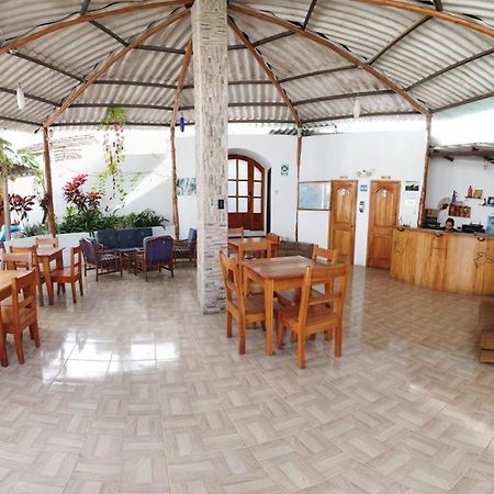 Hostal White House Galapagos Пуэрто-Айора Экстерьер фото