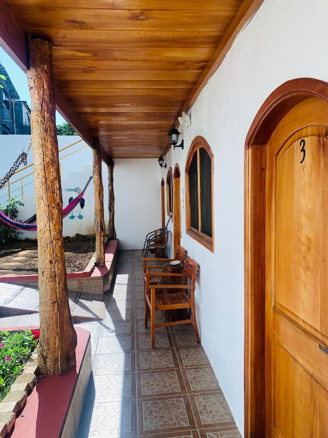 Hostal White House Galapagos Пуэрто-Айора Экстерьер фото