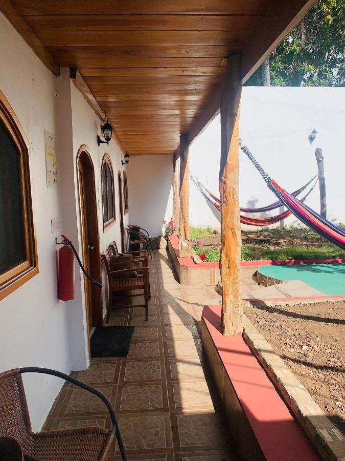 Hostal White House Galapagos Пуэрто-Айора Экстерьер фото