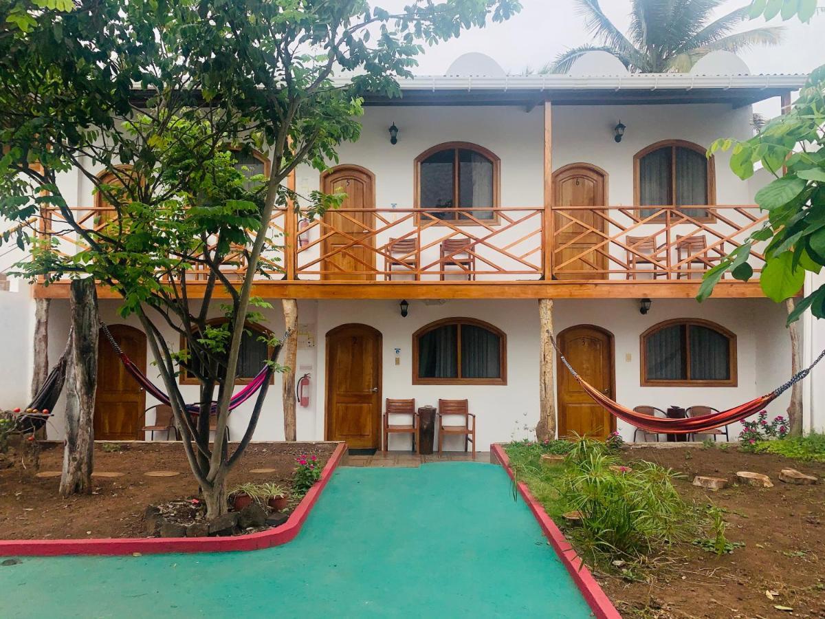 Hostal White House Galapagos Пуэрто-Айора Экстерьер фото