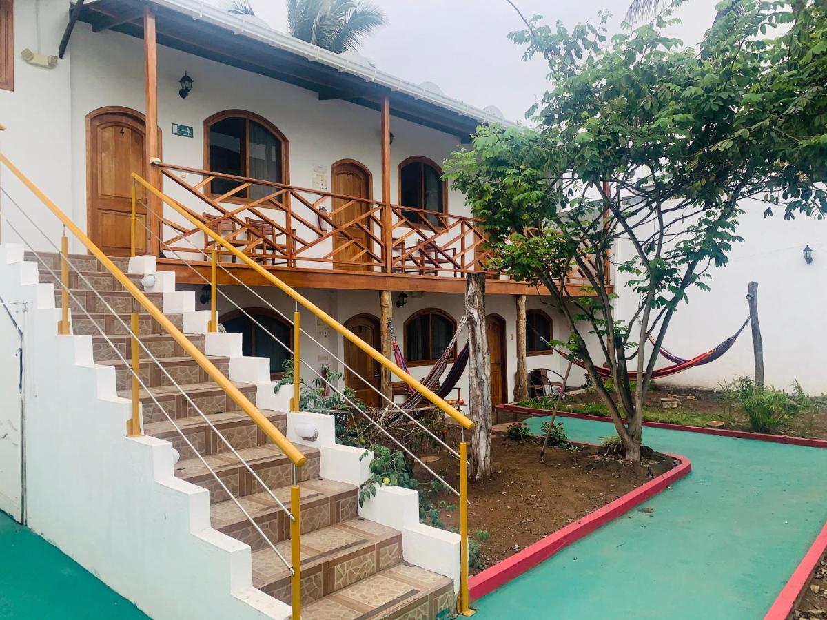 Hostal White House Galapagos Пуэрто-Айора Экстерьер фото