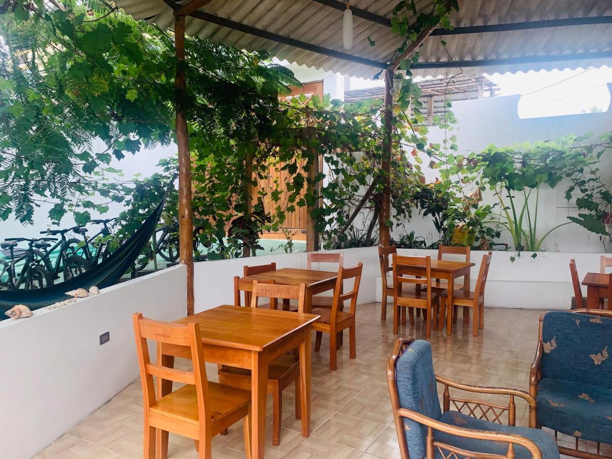 Hostal White House Galapagos Пуэрто-Айора Экстерьер фото