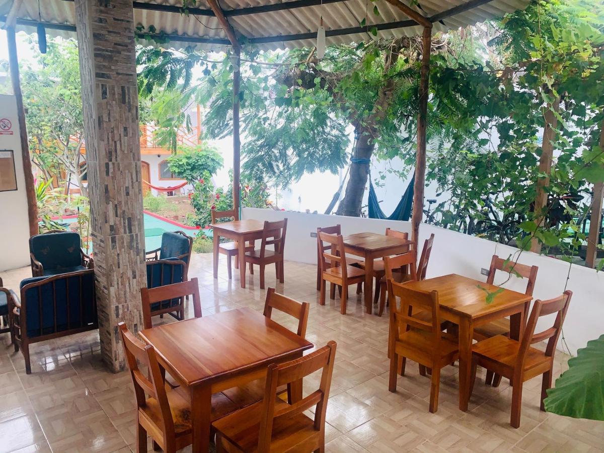Hostal White House Galapagos Пуэрто-Айора Экстерьер фото