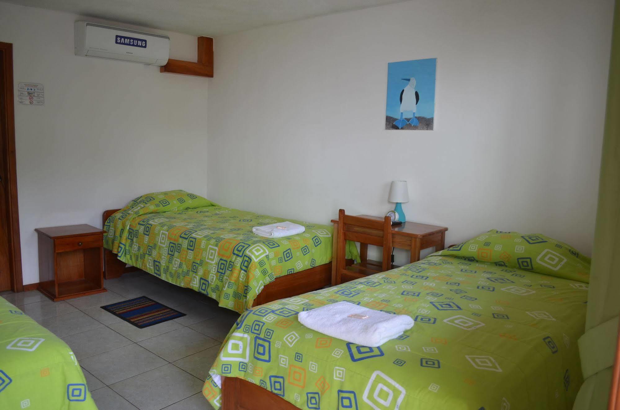 Hostal White House Galapagos Пуэрто-Айора Экстерьер фото