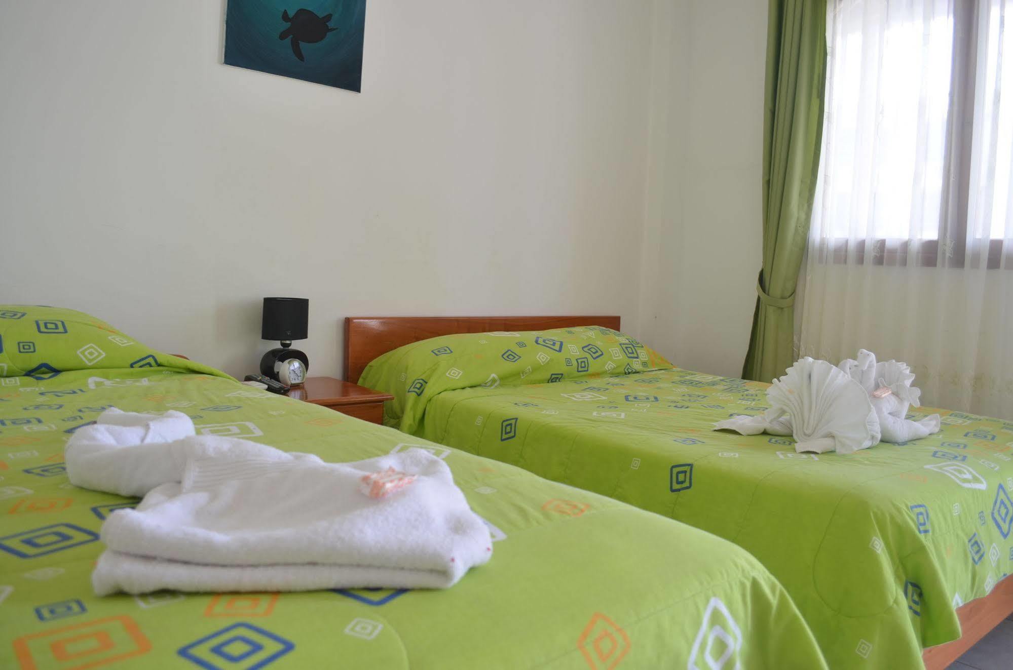 Hostal White House Galapagos Пуэрто-Айора Экстерьер фото