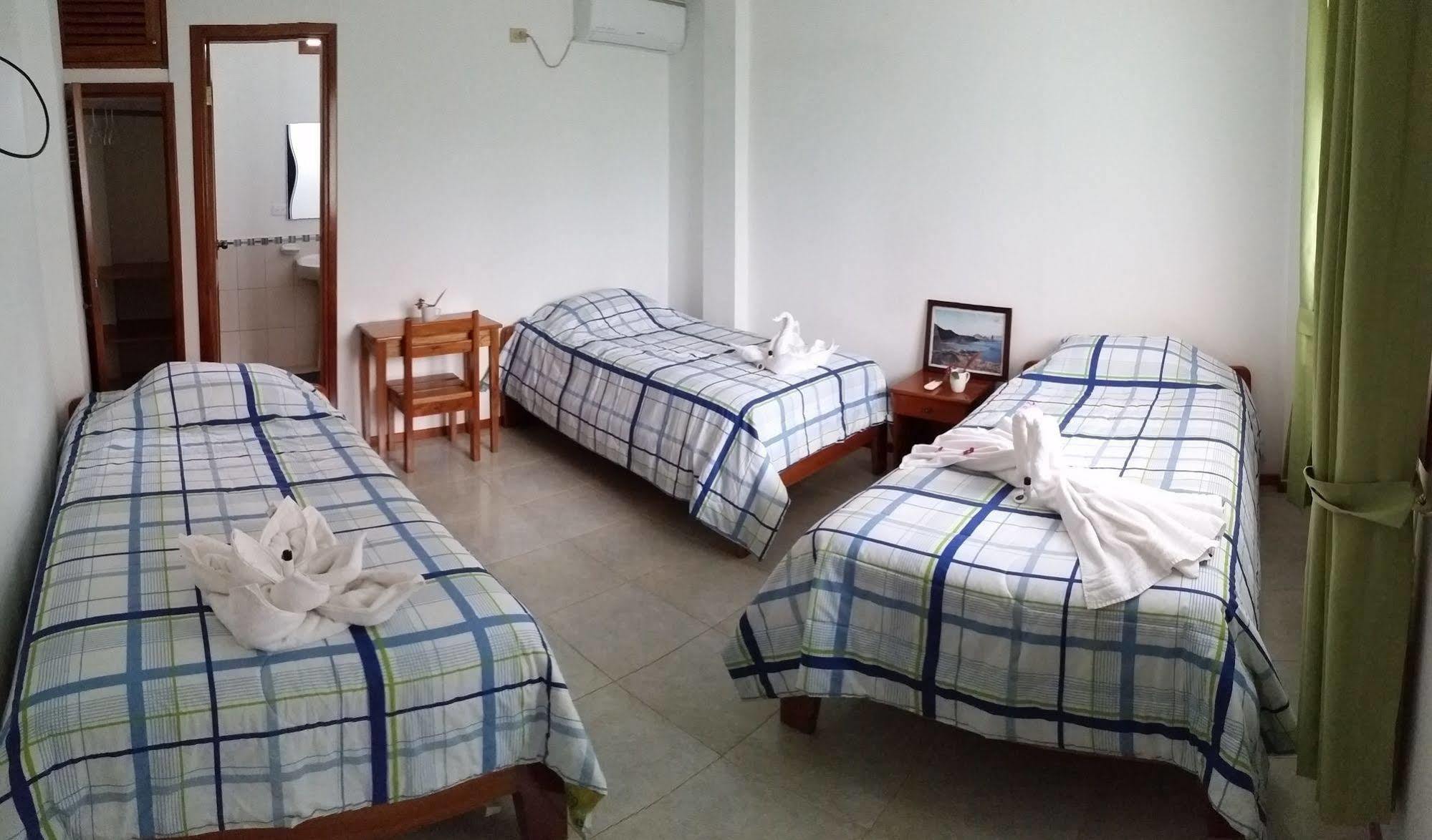 Hostal White House Galapagos Пуэрто-Айора Экстерьер фото