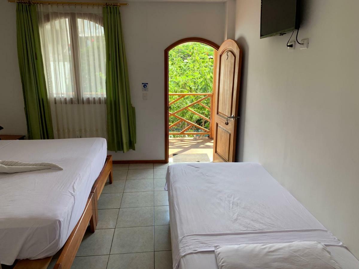 Hostal White House Galapagos Пуэрто-Айора Экстерьер фото