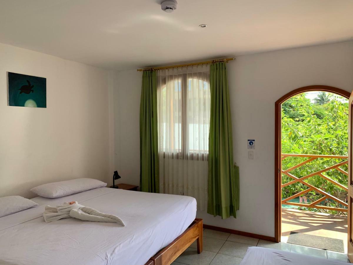 Hostal White House Galapagos Пуэрто-Айора Экстерьер фото