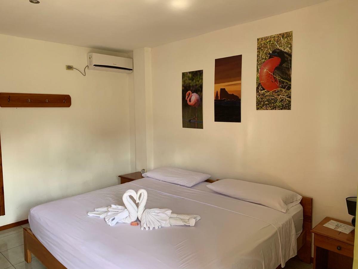 Hostal White House Galapagos Пуэрто-Айора Экстерьер фото