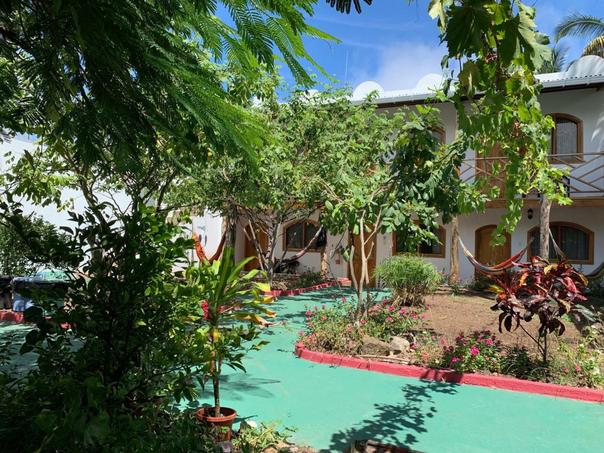 Hostal White House Galapagos Пуэрто-Айора Экстерьер фото